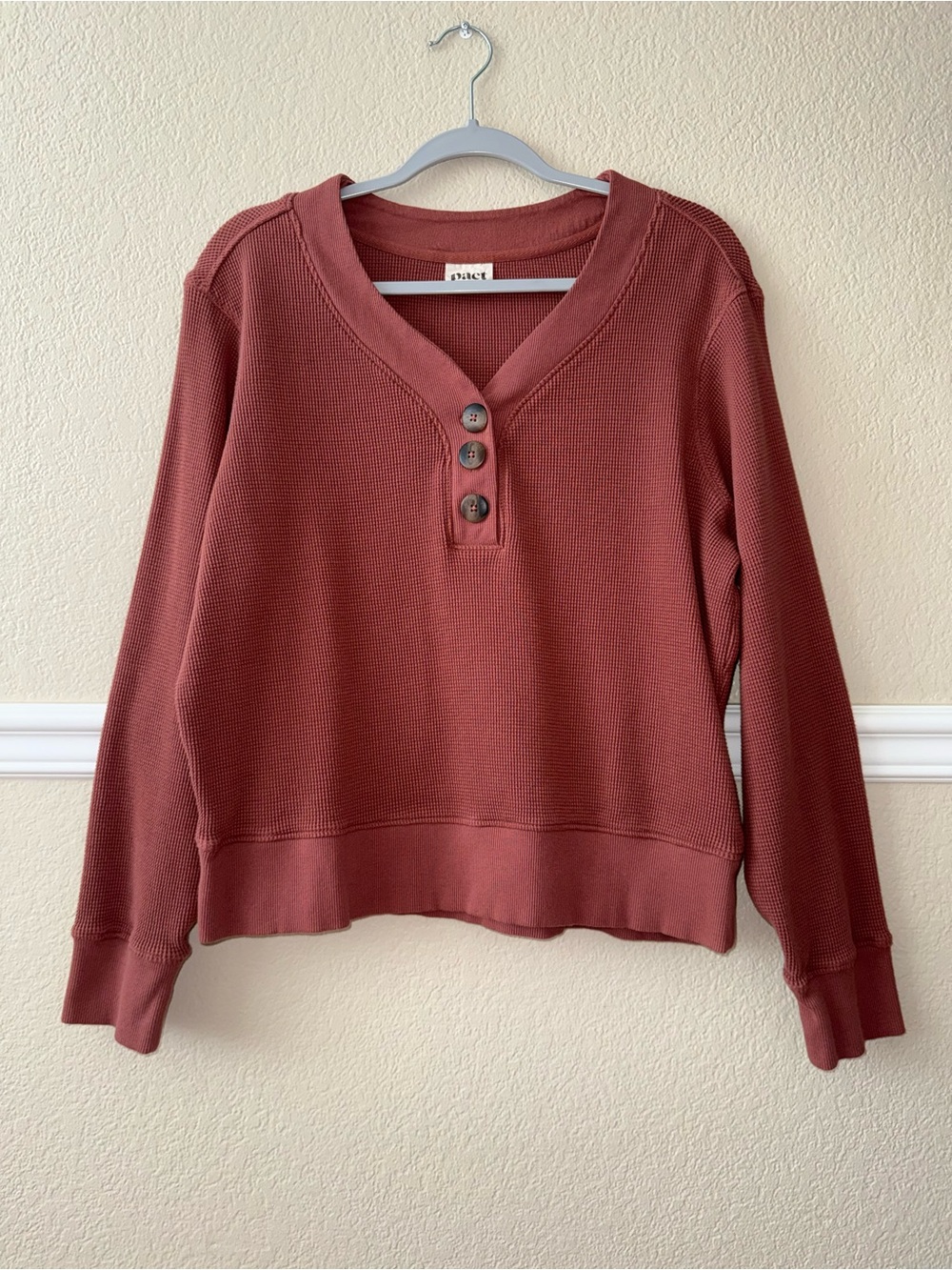 Pact 100% Organic Cotton Thermal Waffle Henley Pullover Long Sleeve Medium